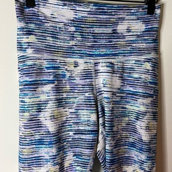 Lululemon True Self Crop II in Blurry Belle Multi - Picture 6 of 9